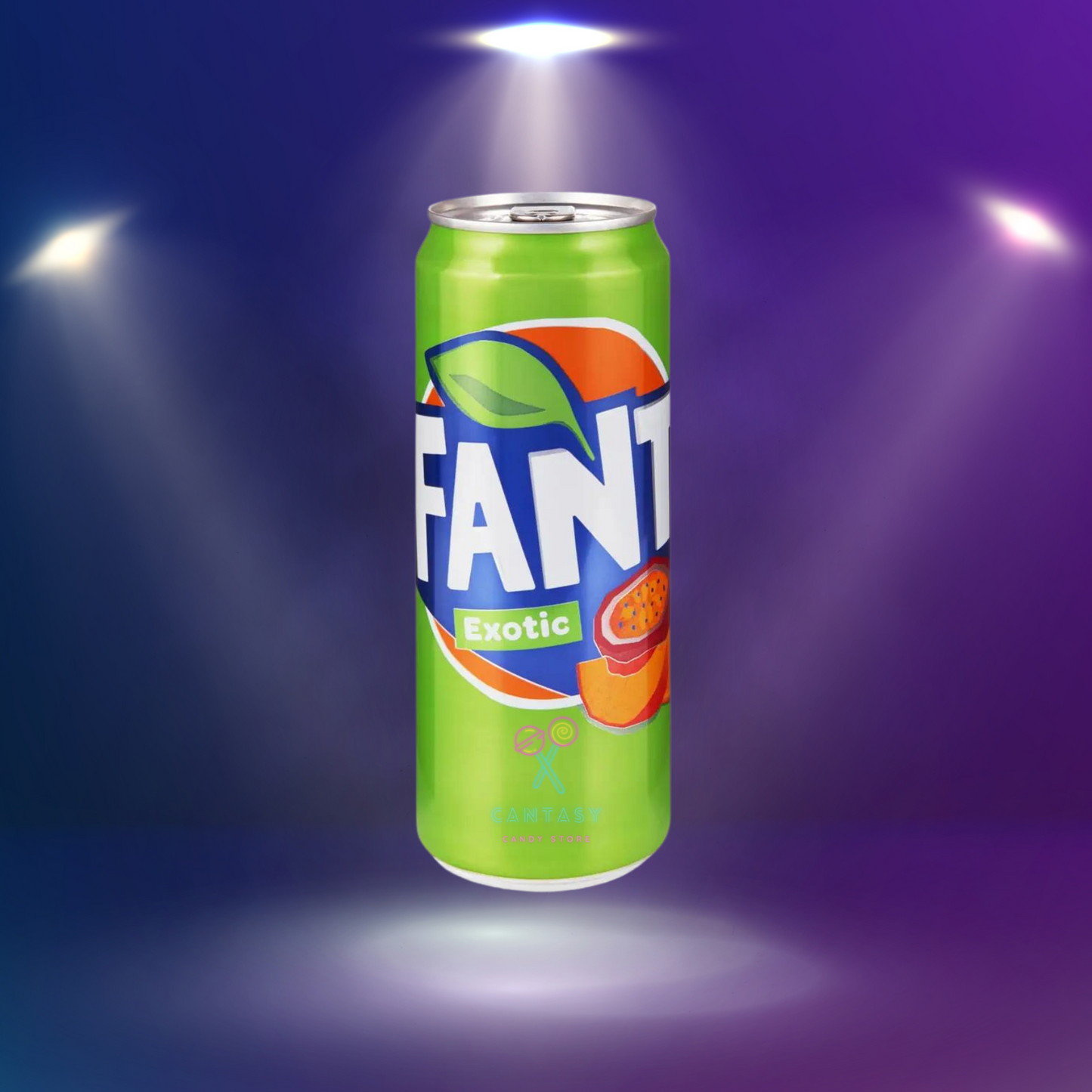 Fanta Exotic: Eine Dose mit einem Etikett, das den exotischen Geschmack der Limonade bewirbt, umgeben von Maracujafrüchten und Pfirsichen. Ein erfrischender Drink, der einen Hauch von Karibik verspricht.