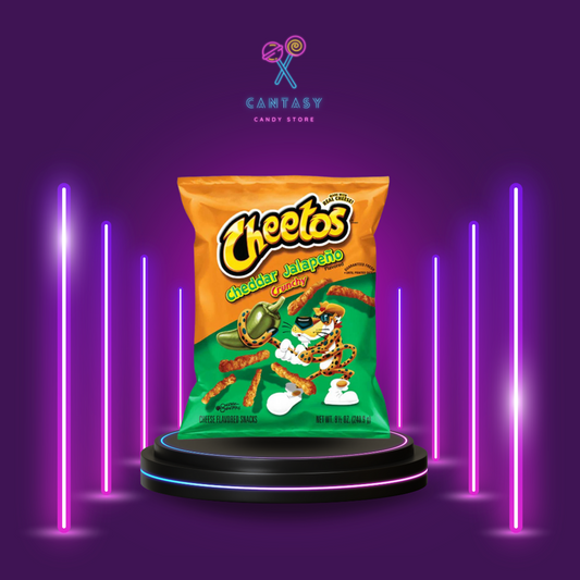 Eine Schale mit CHEETOS® Crunchy Cheddar Jalapeno Cheese Flavored Snacks – knusprige, käsige Köstlichkeiten mit einem Hauch von würziger Jalapeño, perfekt für den Genuss zwischendurch!