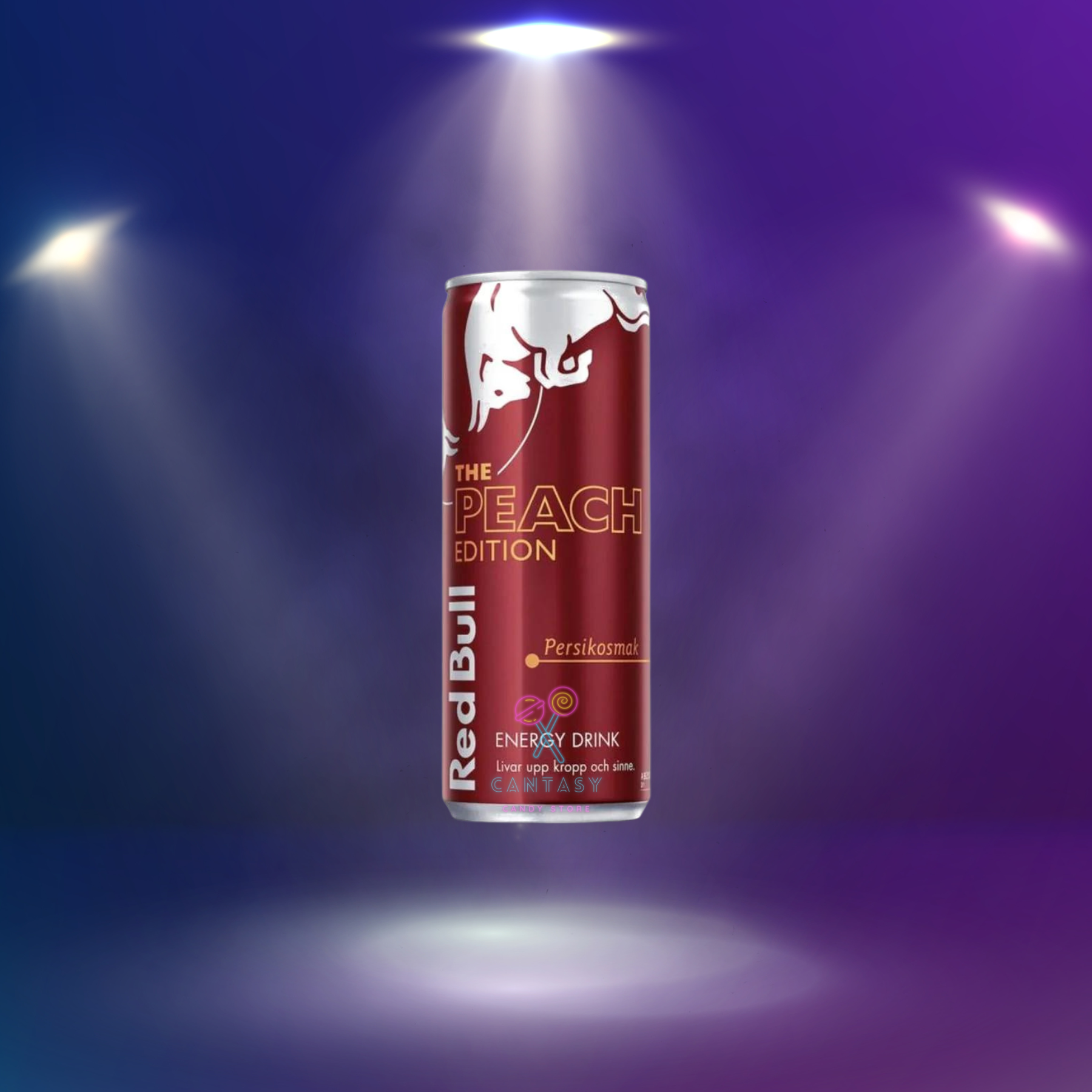 Eine Dose Red Bull Peach mit saftigen Pfirsichen und dem markanten Red Bull Logo – die perfekte Erfrischung für den Sommer!